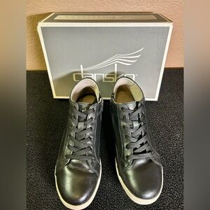 Dansko In Box Onyx Milled Nubuck Black Sneakers Women's 37/ US Size 6.5-7